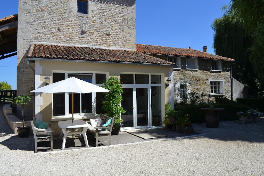 Le Moulin De Lusseau Bed & Breakfast Chef-Boutonne Exterior photo
